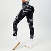 Las mujeres del gimnasio de ropa de yoga y Fitness