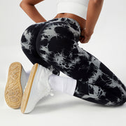 Las mujeres del gimnasio de ropa de yoga y Fitness